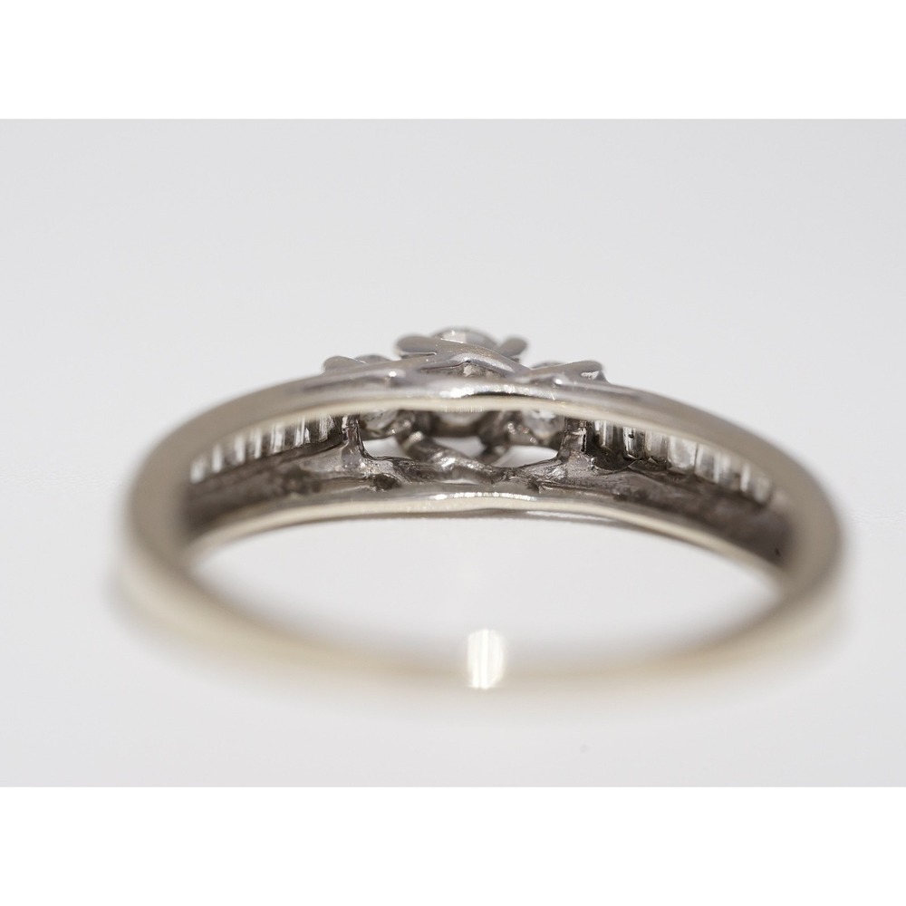 Vintage 14k Solid White Gold Natural Round Bagutte Diamond Ring - Size 8 3.1g - Picture 8 of 12